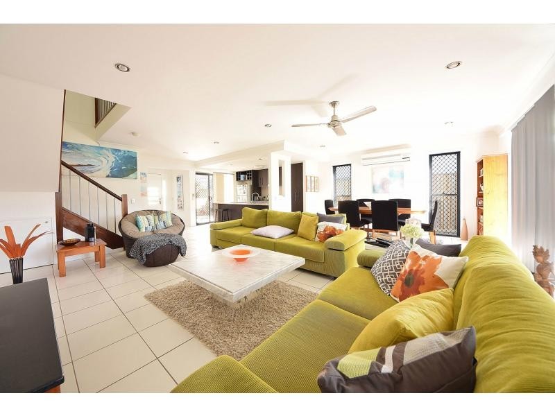 70 Venice Street, Burleigh Waters QLD 4220