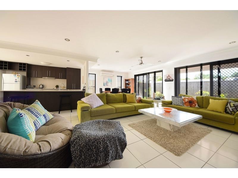 70 Venice Street, Burleigh Waters QLD 4220