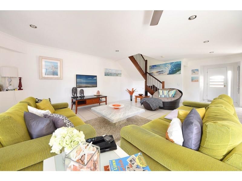 70 Venice Street, Burleigh Waters QLD 4220