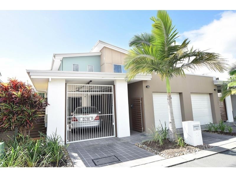 70 Venice Street, Burleigh Waters QLD 4220