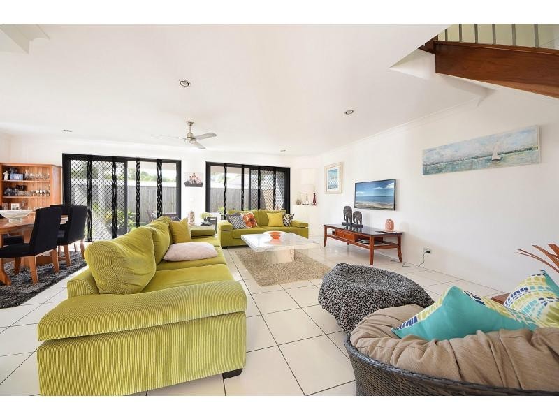 70 Venice Street, Burleigh Waters QLD 4220