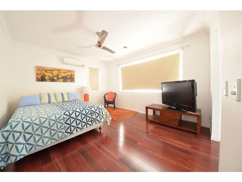 70 Venice Street, Burleigh Waters QLD 4220