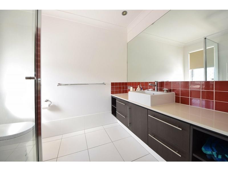 70 Venice Street, Burleigh Waters QLD 4220