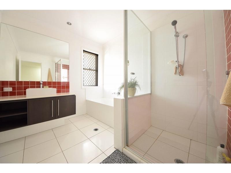 70 Venice Street, Burleigh Waters QLD 4220