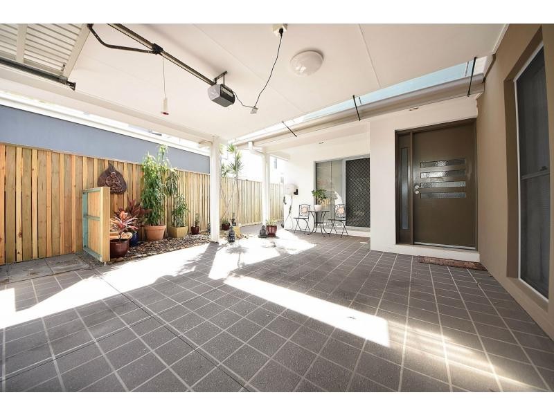 70 Venice Street, Burleigh Waters QLD 4220