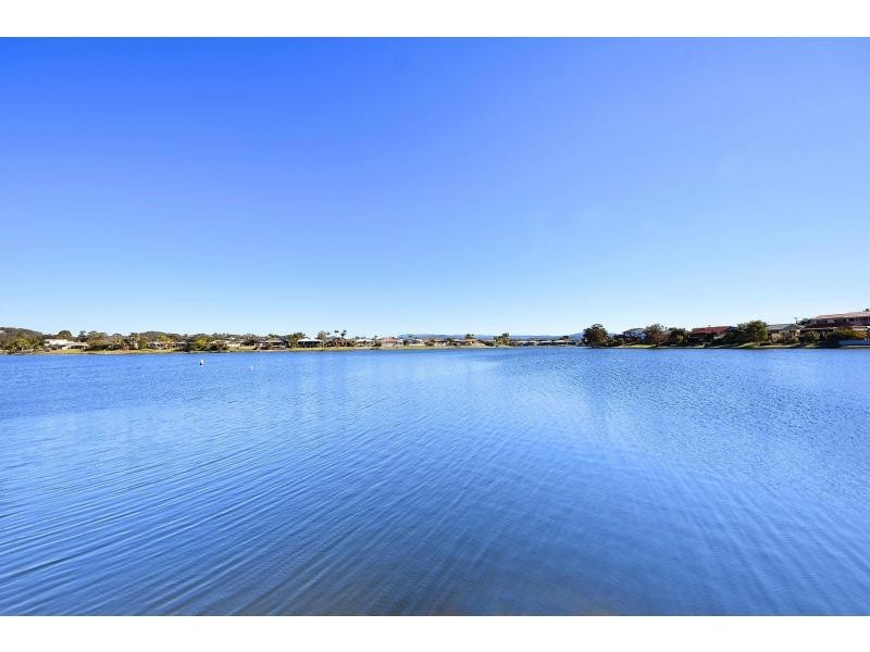 82 Burleigh Street, Burleigh Waters QLD 4220