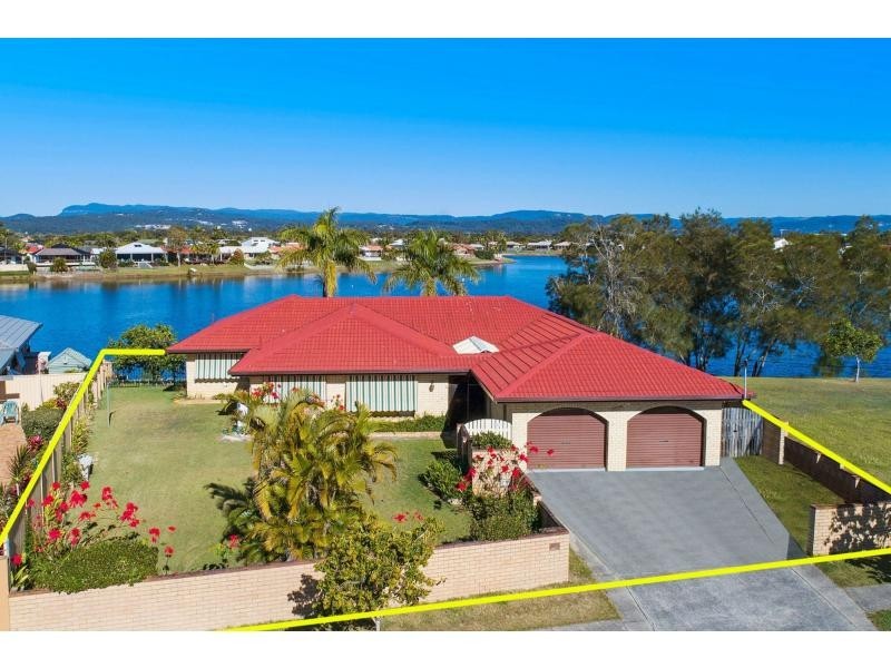 82 Burleigh Street, Burleigh Waters QLD 4220