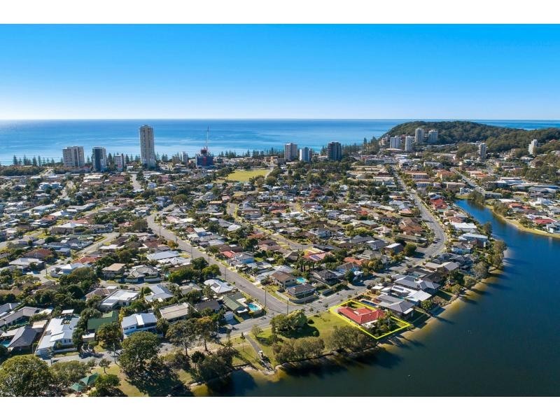 82 Burleigh Street, Burleigh Waters QLD 4220