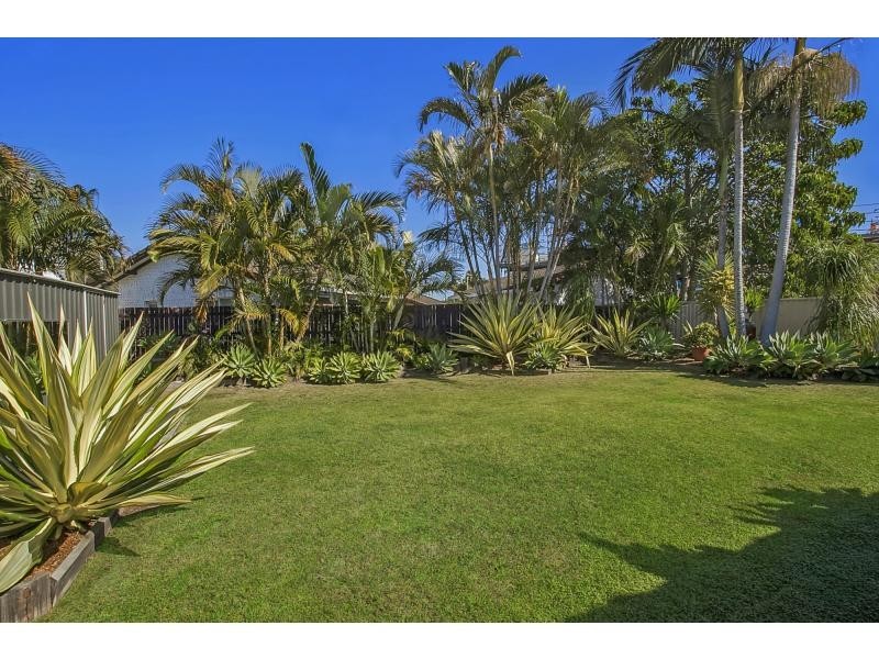 8 Kingfisher Crescent, Burleigh Waters QLD 4220