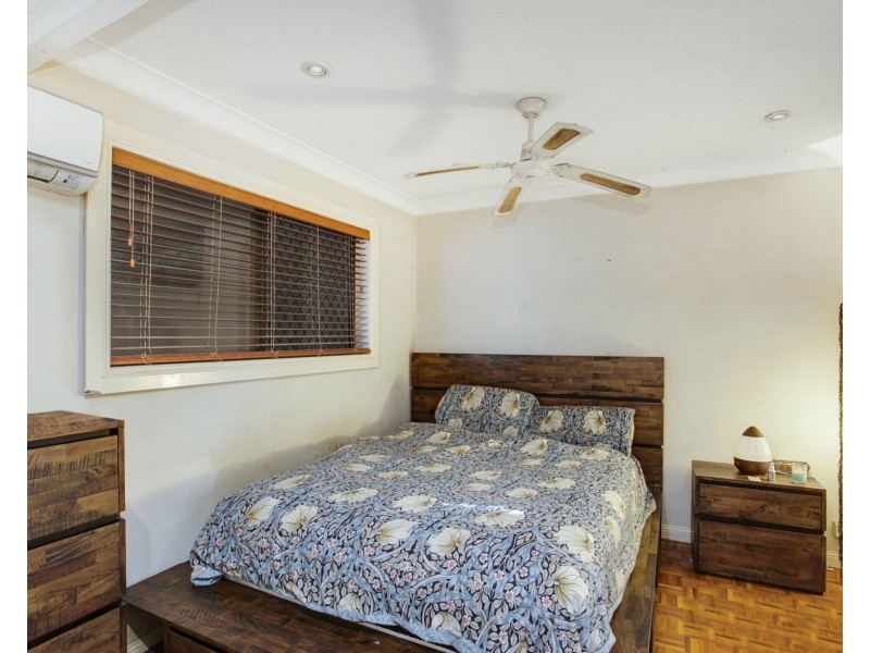 179 Ocean Parade, Burleigh Heads QLD 4220