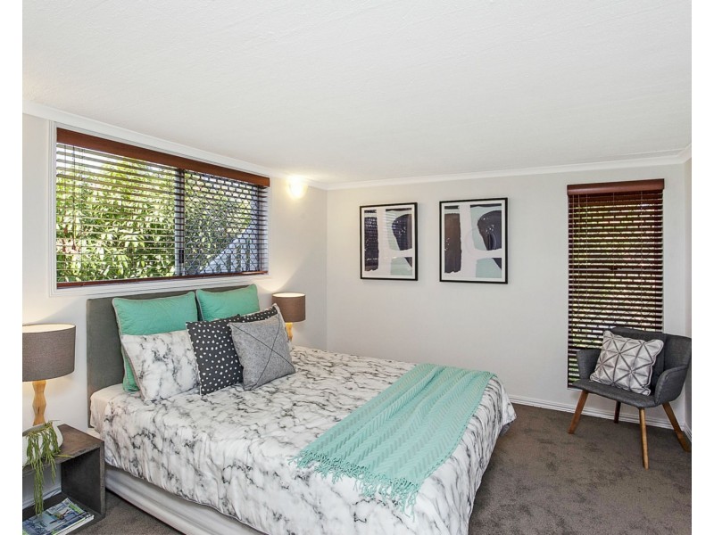 152 – 154 Simpsons Road, Currumbin Waters QLD 4223