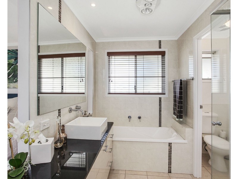 152 – 154 Simpsons Road, Currumbin Waters QLD 4223