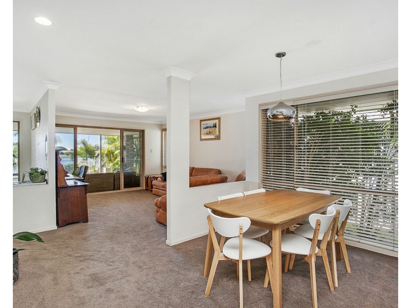 53 Wedgebill Parade, Burleigh Waters QLD 4220