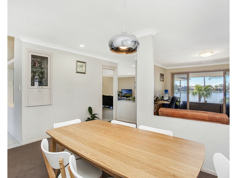 53 Wedgebill Parade, Burleigh Waters QLD 4220