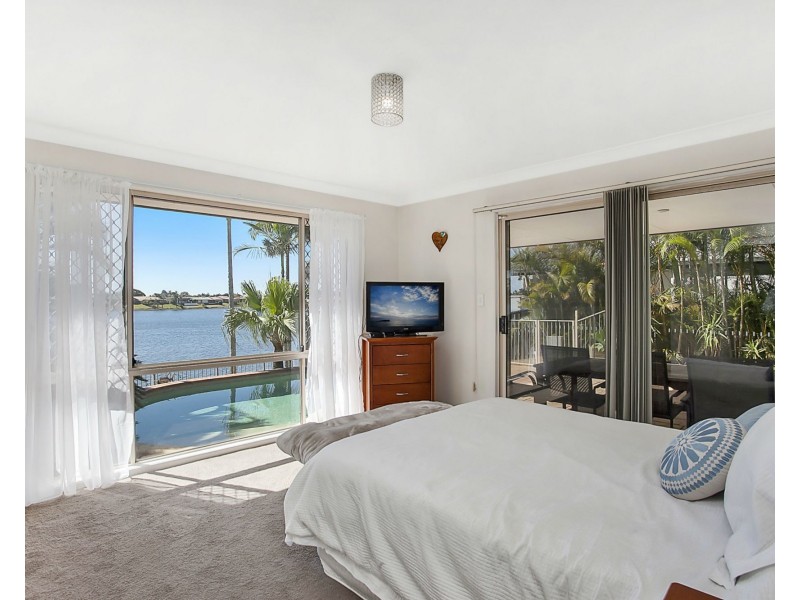 53 Wedgebill Parade, Burleigh Waters QLD 4220