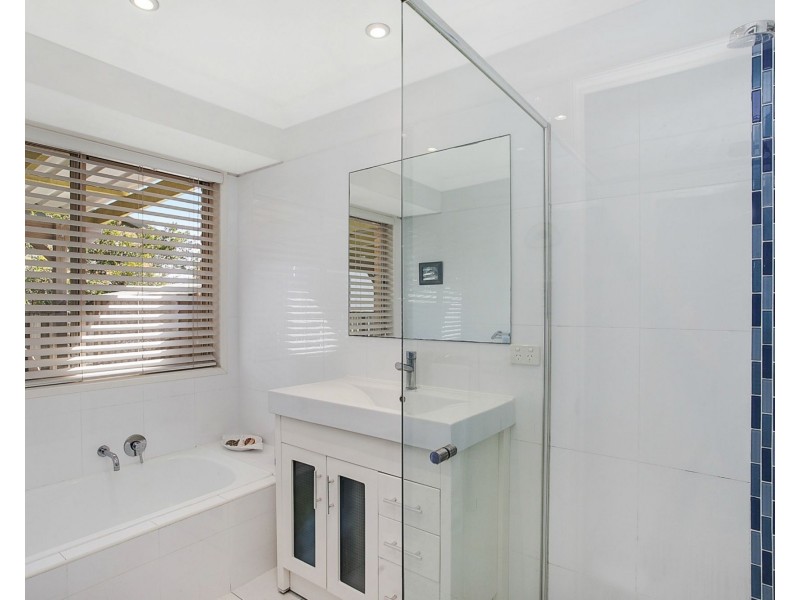 53 Wedgebill Parade, Burleigh Waters QLD 4220