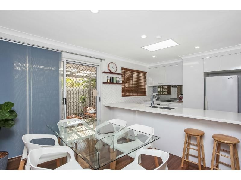 12 Nuthatch Street, Burleigh Waters QLD 4220