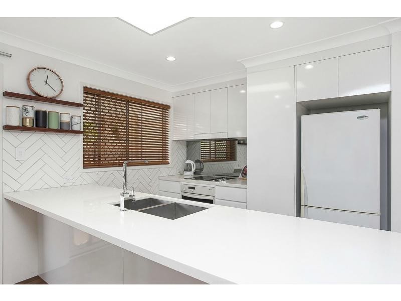 12 Nuthatch Street, Burleigh Waters QLD 4220