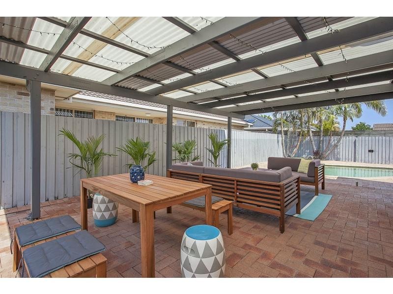 12 Nuthatch Street, Burleigh Waters QLD 4220