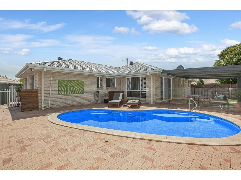 12 Nuthatch Street, Burleigh Waters QLD 4220