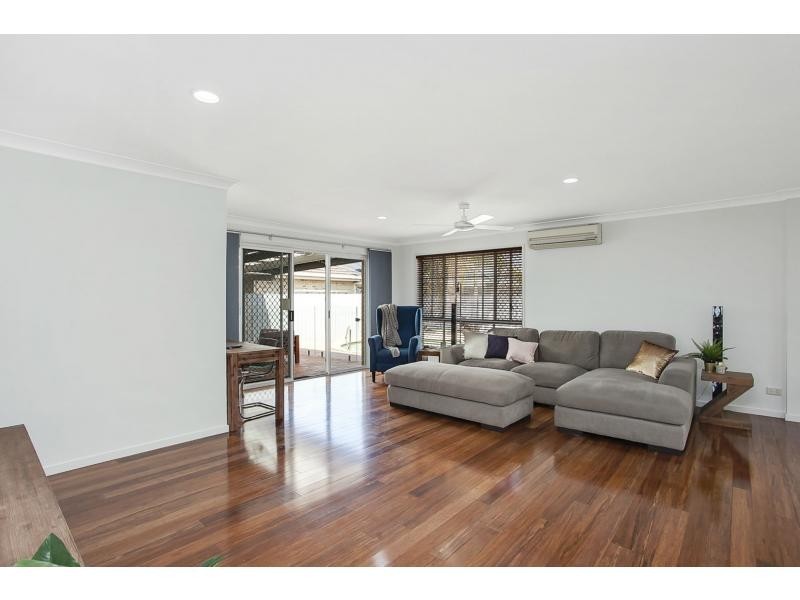 12 Nuthatch Street, Burleigh Waters QLD 4220