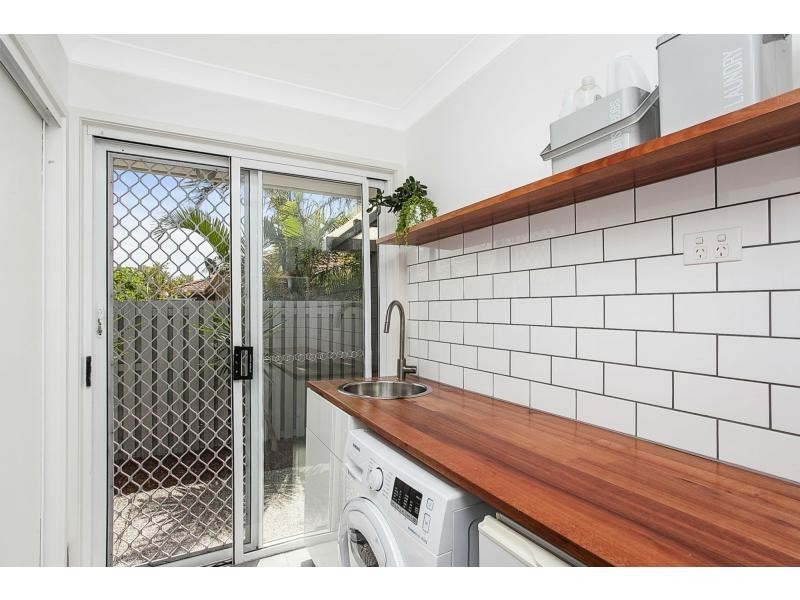 12 Nuthatch Street, Burleigh Waters QLD 4220