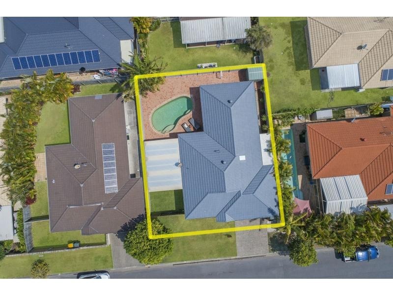 12 Nuthatch Street, Burleigh Waters QLD 4220