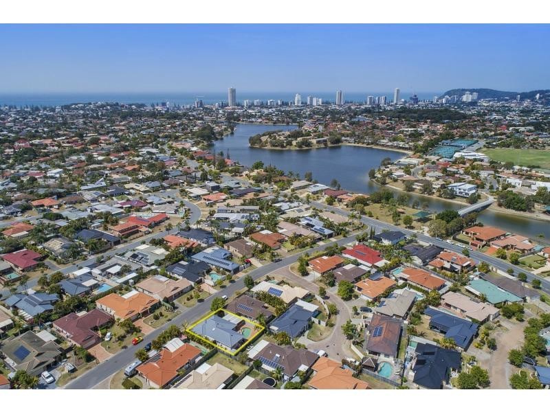 12 Nuthatch Street, Burleigh Waters QLD 4220