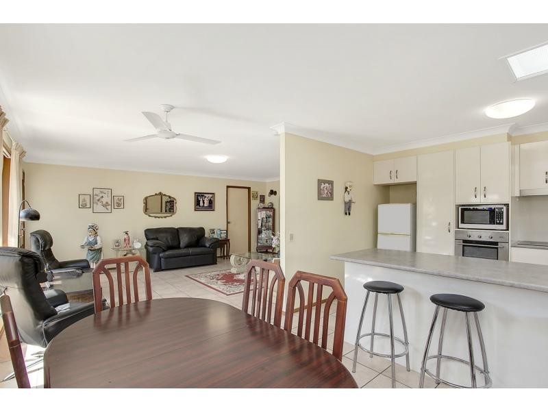 2/5 Chipwood Close, Burleigh Waters QLD 4220