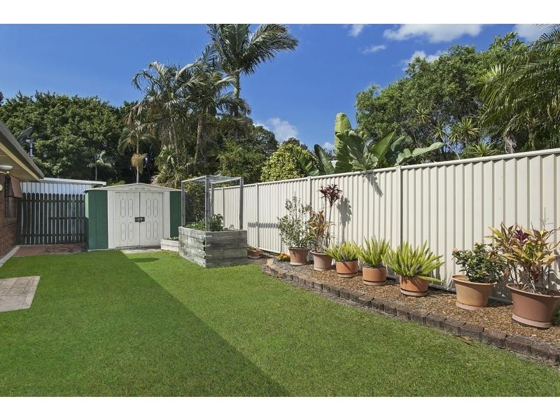 2/5 Chipwood Close, Burleigh Waters QLD 4220