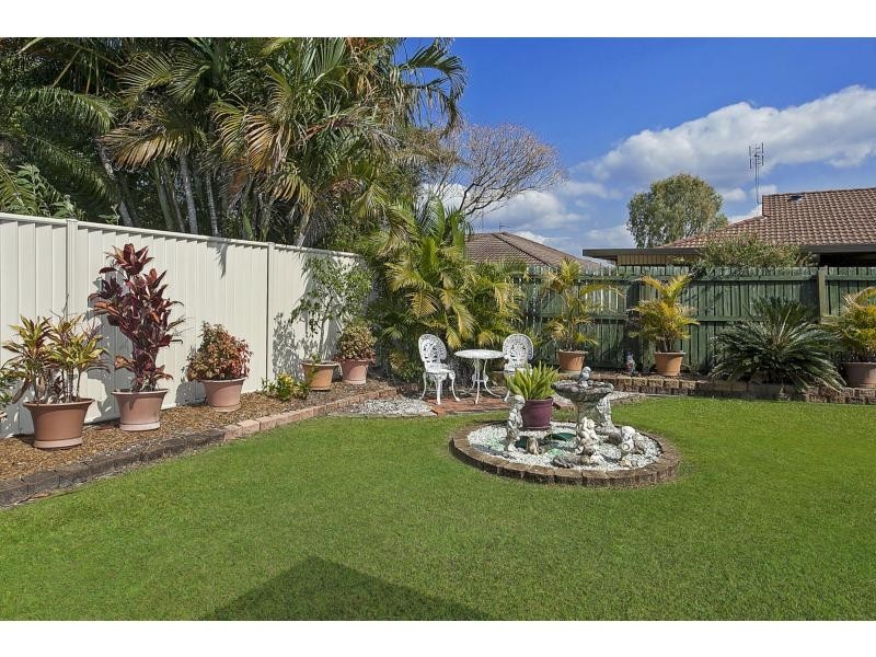 2/5 Chipwood Close, Burleigh Waters QLD 4220