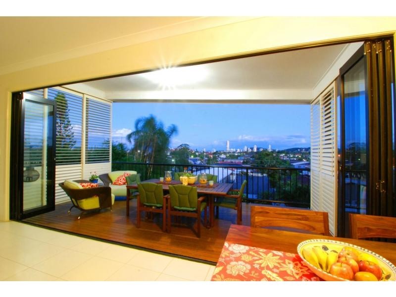 60 Hillcrest Parade, Miami QLD 4220