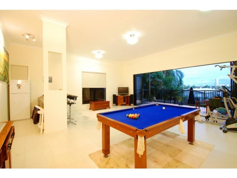 60 Hillcrest Parade, Miami QLD 4220