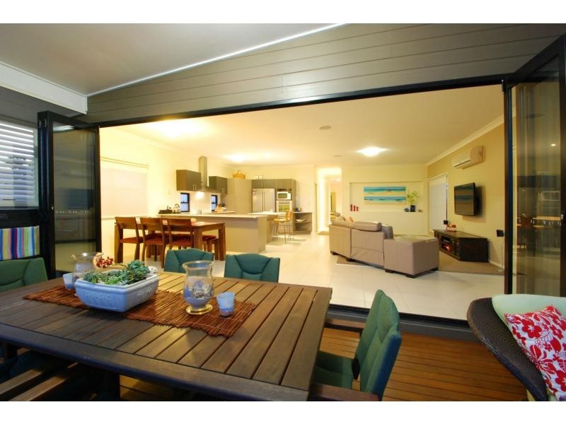 60 Hillcrest Parade, Miami QLD 4220