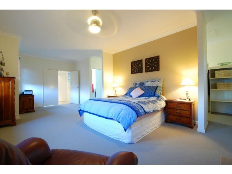 60 Hillcrest Parade, Miami QLD 4220