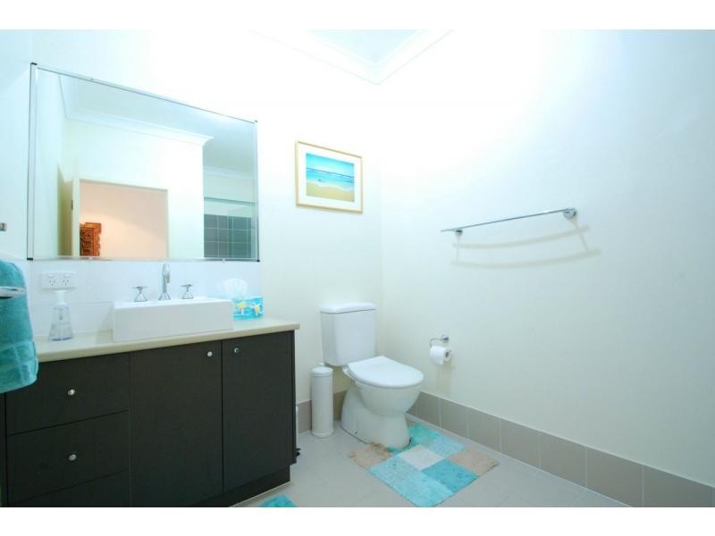 60 Hillcrest Parade, Miami QLD 4220