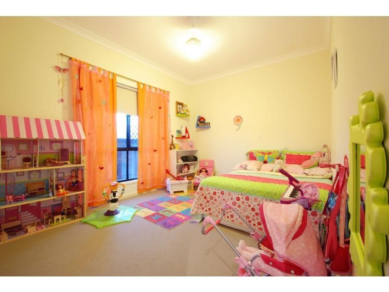 60 Hillcrest Parade, Miami QLD 4220