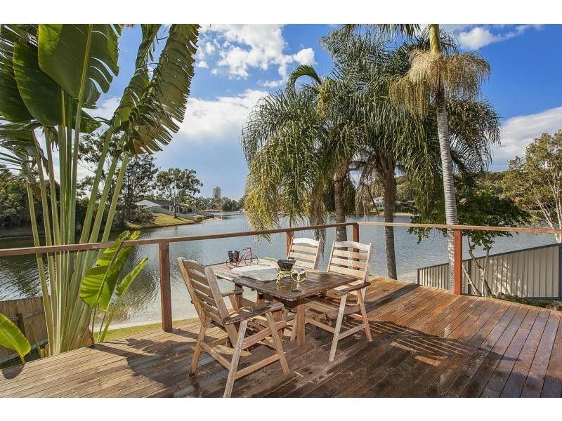 3/4 Sunbird Street, Burleigh Waters QLD 4220