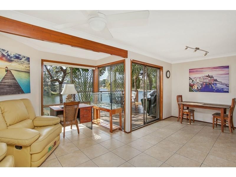 3/4 Sunbird Street, Burleigh Waters QLD 4220