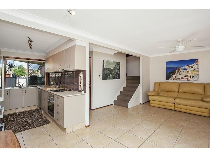 3/4 Sunbird Street, Burleigh Waters QLD 4220
