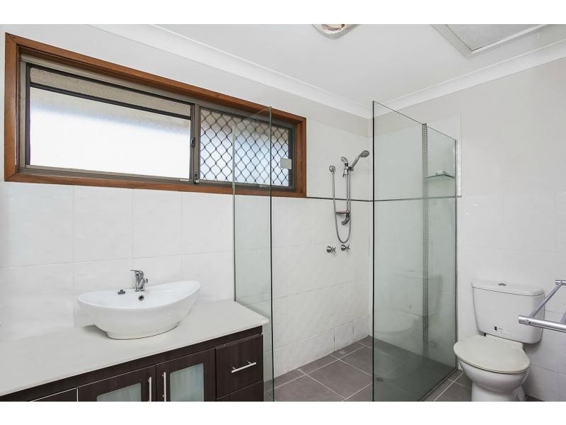3/4 Sunbird Street, Burleigh Waters QLD 4220