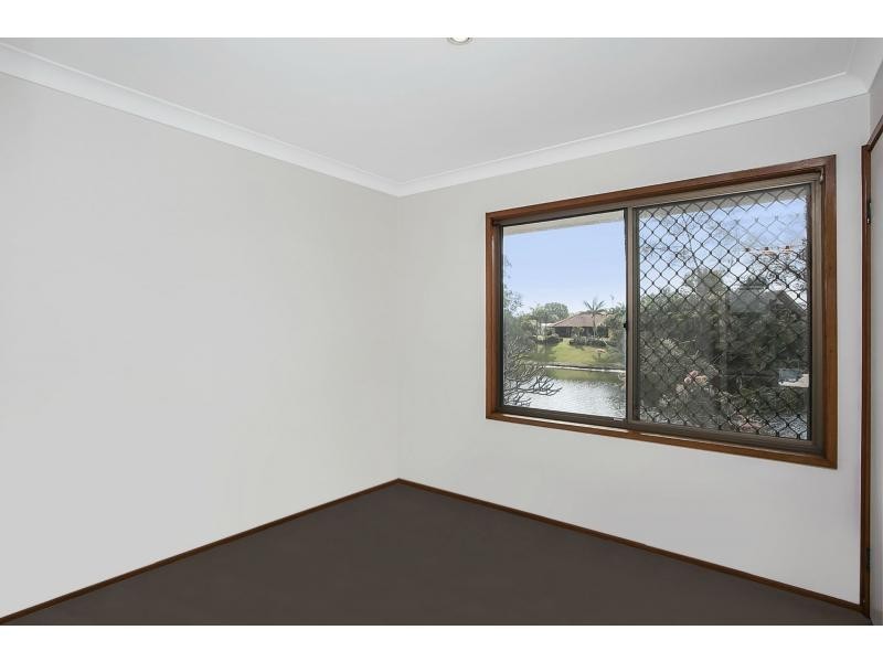 3/4 Sunbird Street, Burleigh Waters QLD 4220