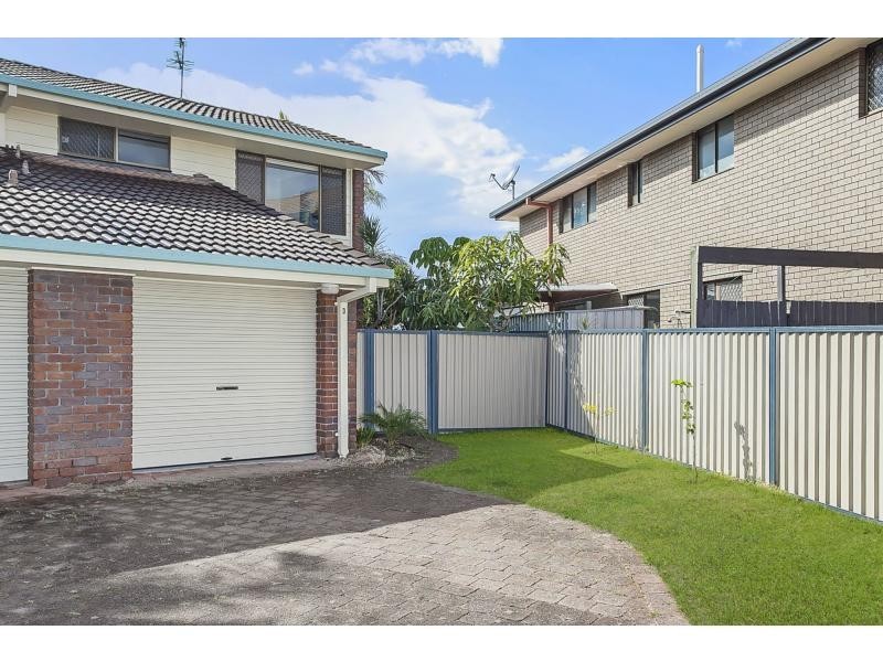 3/4 Sunbird Street, Burleigh Waters QLD 4220