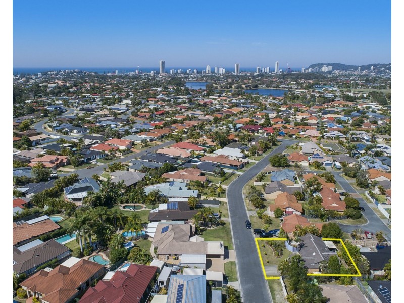 14 Raven Parade, Burleigh Waters QLD 4220