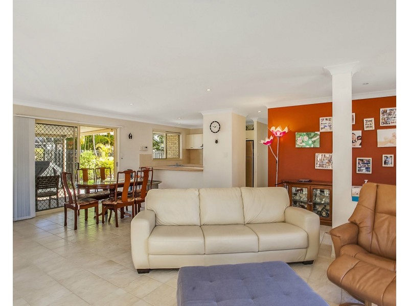 14 Raven Parade, Burleigh Waters QLD 4220