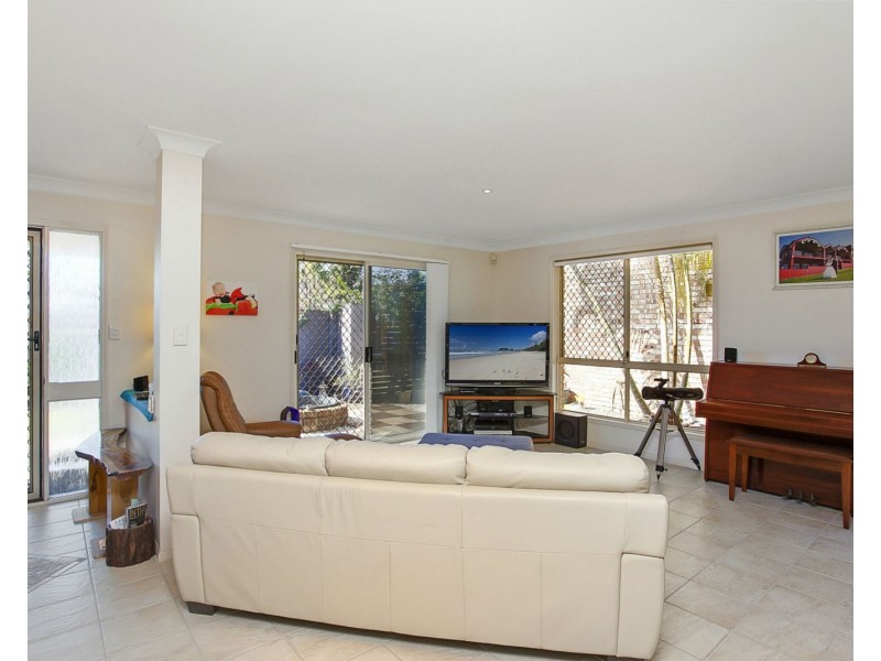 14 Raven Parade, Burleigh Waters QLD 4220