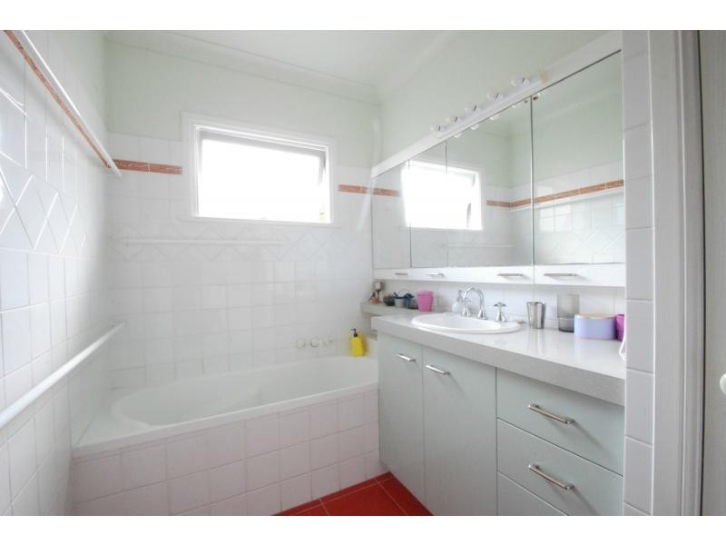 28 Diana Avenue, Burleigh Heads QLD 4220