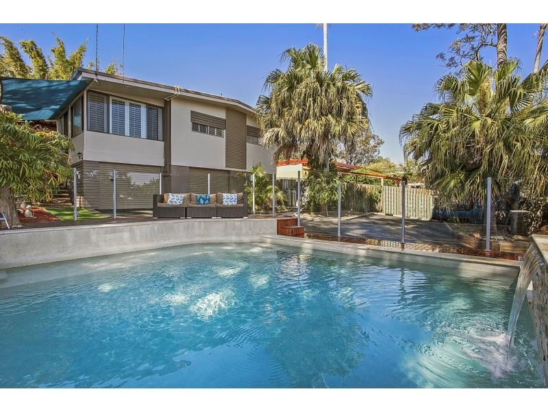 106 West Burleigh Road, Burleigh Heads QLD 4220
