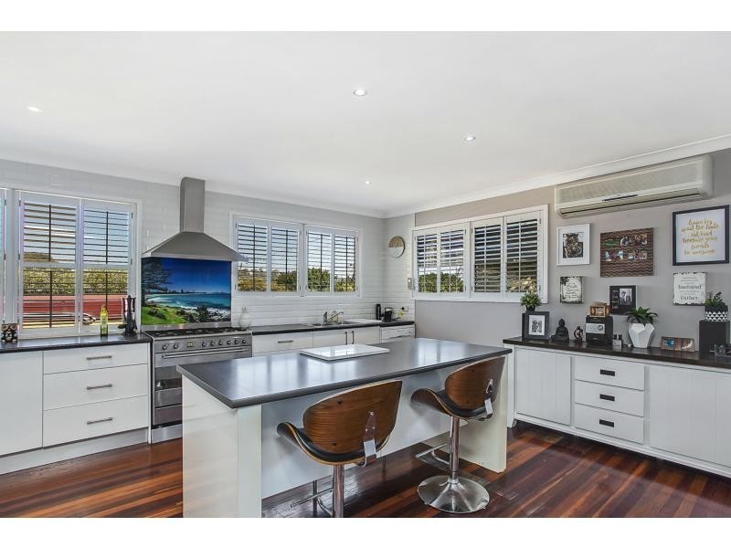 106 West Burleigh Road, Burleigh Heads QLD 4220