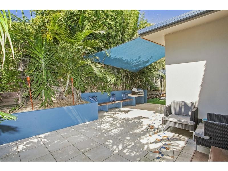 106 West Burleigh Road, Burleigh Heads QLD 4220